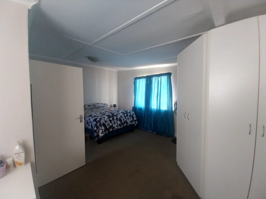 4 Bedroom Property for Sale in Rouxpark Western Cape